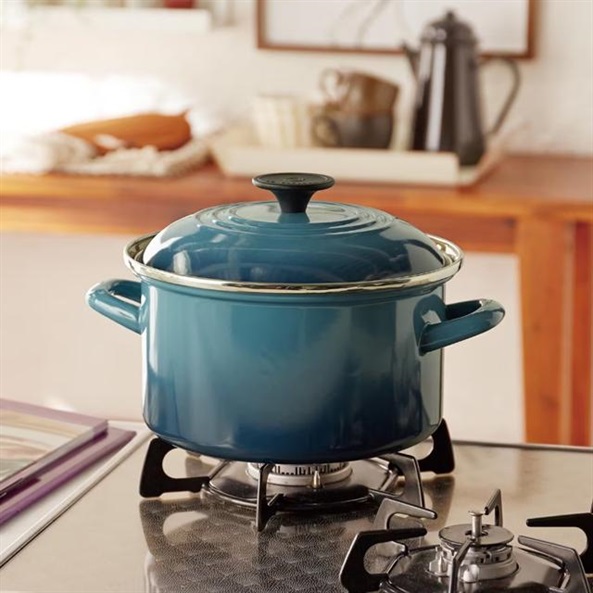 ル・クルーゼ(Le Creuset) ホーロー 両手鍋 キャセロール 30cm