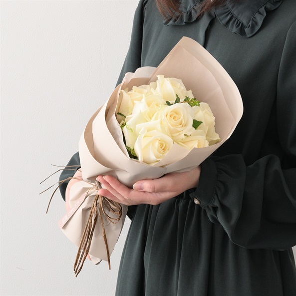 フリルブーケ ピュア 8本 | FUREAI - 特別な日の通販 “フレアイ”