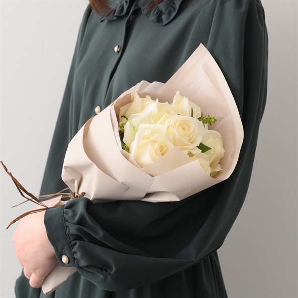 フリルブーケ ピュア 8本 | FUREAI - 特別な日の通販 “フレアイ”