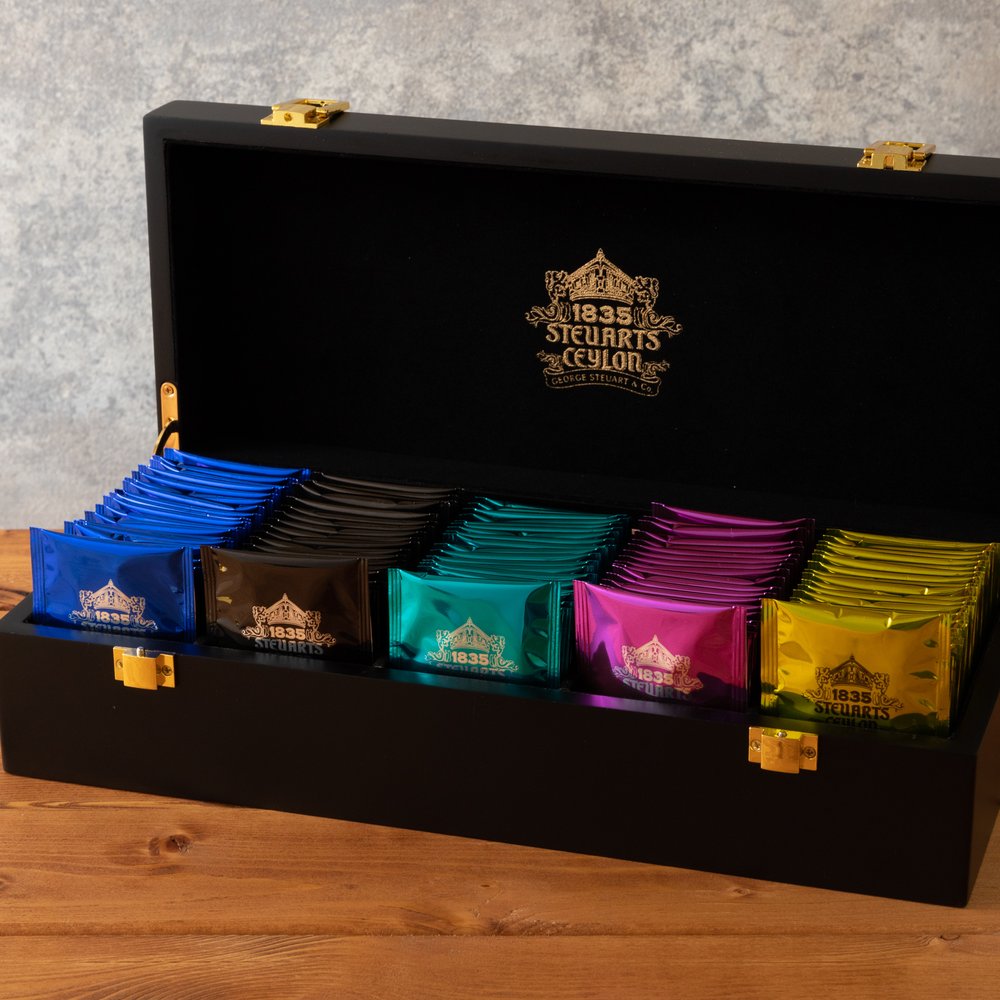 【海外版】2冊：MAYFAIRイギリス版 新品 イギリス土産】イギリススーパーM＆Sのショートブレッド 最新の