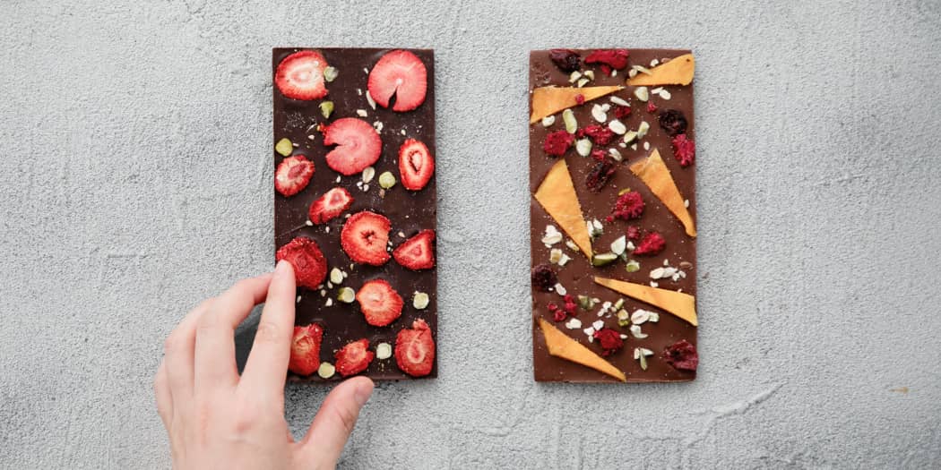 フルタ・アイデイアルチョコレート／東京ぼんた【ディスプレイ】 モノグラムのトランク型サブレ】味はプレーン、シナモン、チョコレート